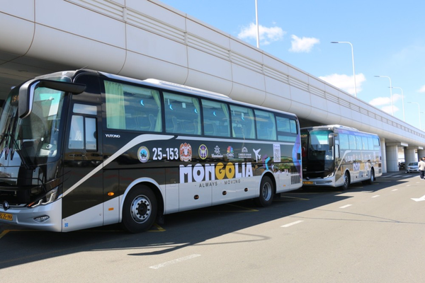 Airport Bus to Operate 24 Hours
